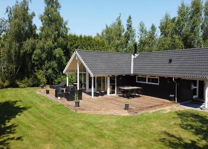 M142-vaeggerlose-baeverstien-18 * Bøtø By