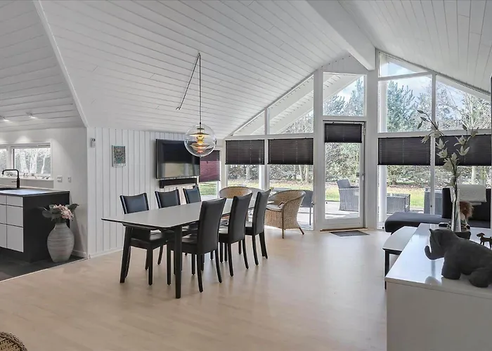 M142-vaeggerlose-baeverstien-18 * Bøtø By